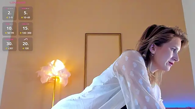 Snapshot of Lilianadaniels chatting on June 14, 2:24 am Lilianadaniels online show from June 14, 2:24 am
