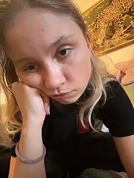 StaceyCross  online show from April 22, 3:35 pm