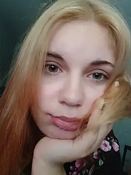 LoisFox online show from May 26, 11:28 am