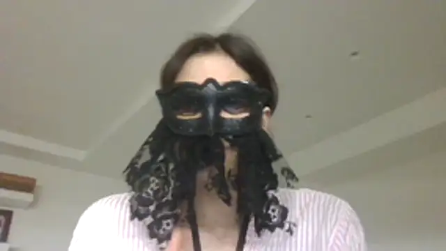 Snapshot of HelenTiAscolta chatting on April 29, 6:36 pm HelenTiAscolta online show from April 29, 6:36 pm