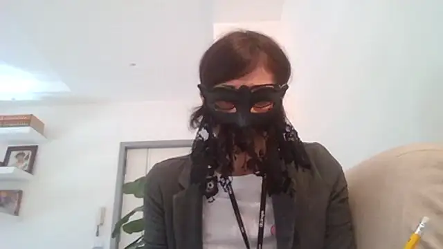 Snapshot of HelenTiAscolta chatting on May 9, 2:22 pm HelenTiAscolta online show from May 9, 2:22 pm