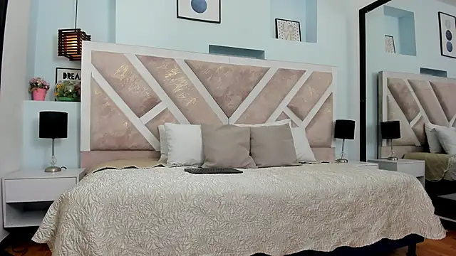 Mia Velez1 online show from May 20, 3:13 am