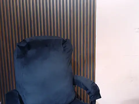 Snapshot of MissOffice_ chatting on May 28, 1:19 pm MissOffice online show from May 28, 1:19 pm
