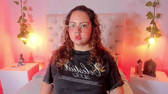 Samantha Greey  online show from July 8, 12:53 pm
