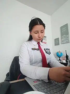 Snapshot of Queen_linda1 chatting on May 12, 12:13 pm Queen linda1 online show from May 12, 12:13 pm