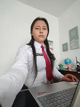 Snapshot of Queen_linda1 chatting on May 13, 12:02 pm Queen linda1 online show from May 13, 12:02 pm