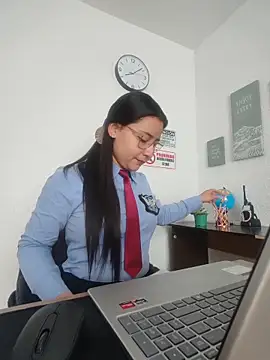 Snapshot of Queen_linda1 chatting on May 16, 1:10 pm Queen linda1 online show from May 16, 1:10 pm
