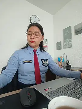 Snapshot of Queen_linda1 chatting on May 18, 12:22 pm Queen linda1 online show from May 18, 12:22 pm