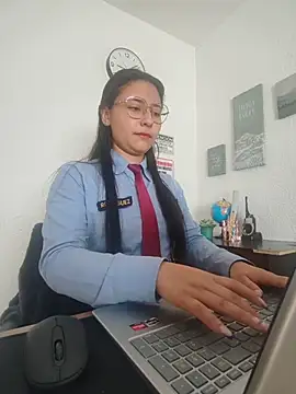 Snapshot of Queen_linda1 chatting on May 23, 2:10 pm Queen linda1 online show from May 23, 2:10 pm