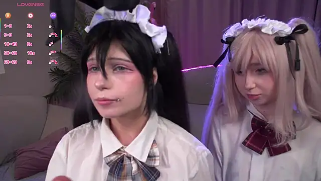 Snapshot of CosplayDream chatting on May 9, 9:31 pm CosplayDream online show from May 9, 9:31 pm