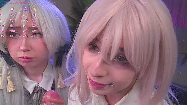 Snapshot of CosplayDream chatting on May 12, 7:05 am CosplayDream online show from May 12, 7:05 am