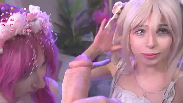Snapshot of CosplayDream chatting on May 27, 6:54 am CosplayDream online show from May 27, 6:54 am