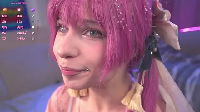 Snapshot of CosplayDream chatting on June 12, 8:41 pm CosplayDream online show from June 12, 8:41 pm