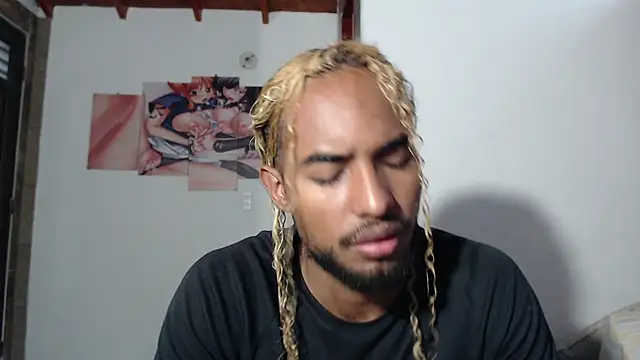 Snapshot of salvatore_amator chatting on June 24, 12:59 pm salvatore amator online show from June 24, 12:59 pm