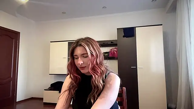June Kiss online show from May 4, 2:24 pm