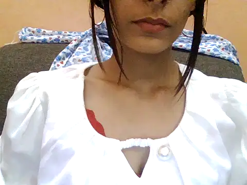 Snapshot of Angle-ria chatting on May 13, 9:39 am Angle-ria online show from May 13, 9:39 am