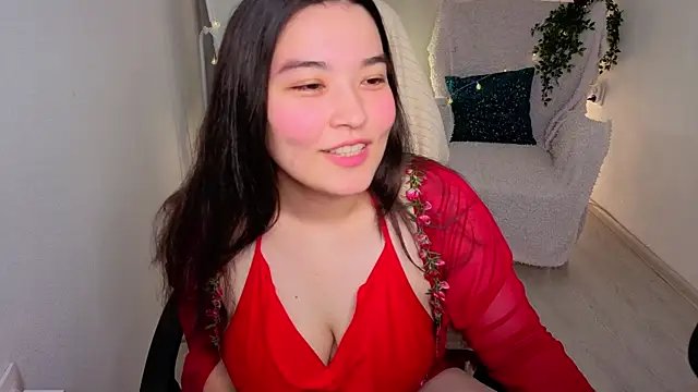 MomoRins online show from June 8, 9:59 pm