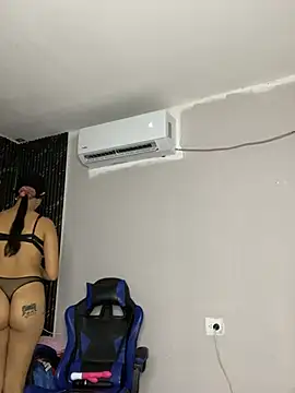 Snapshot of ValentinaLux_Oficiall chatting on July 2, 6:36 pm ValentinaLux Oficiall online show from July 2, 6:36 pm