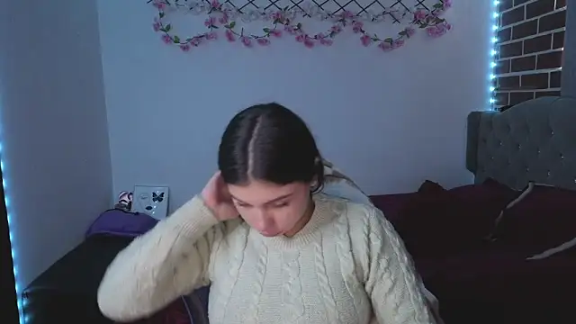Snapshot of isabella_monntolvo chatting on May 20, 7:42 pm isabella monntolvo online show from May 20, 7:42 pm