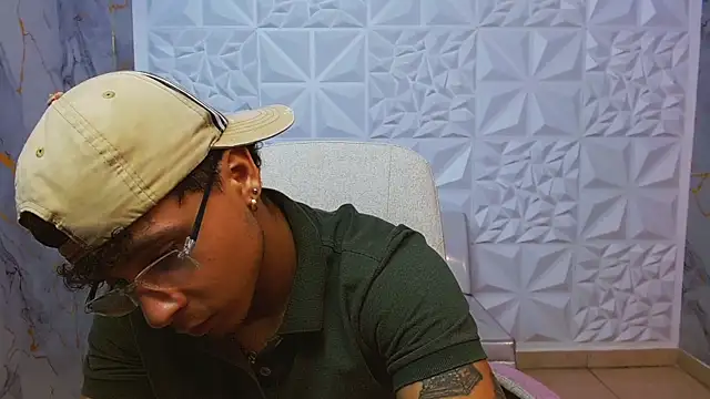 jbarto  online show from May 18, 3:02 am