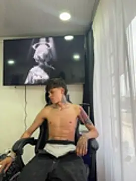 Snapshot of Jackdaniel001_ chatting on June 3, 10:48 pm Jackdaniel001 online show from June 3, 10:48 pm