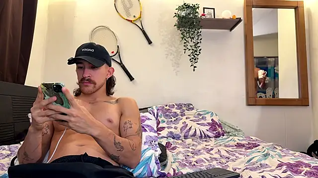 Aaron wheel online show from May 4, 2:40 am