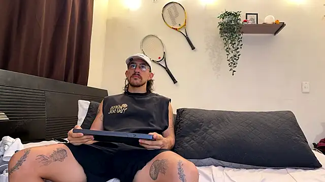 Aaron wheel online show from June 5, 2:07 am