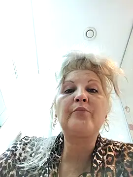 Divineblond online show from October 24, 11:01 pm