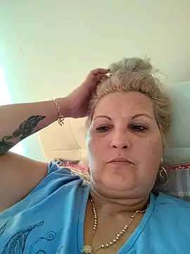 Divineblond online show from November 3, 1:23 pm