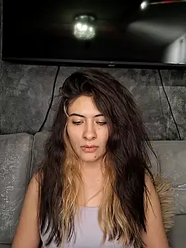 Snapshot of AshleyyHall chatting on July 21, 4:37 am AshleyyHall online show from July 21, 4:37 am