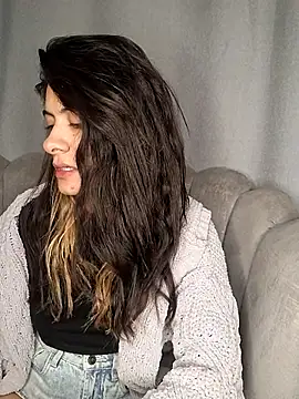 Snapshot of AshleyyHall chatting on July 22, 8:28 am AshleyyHall online show from July 22, 8:28 am