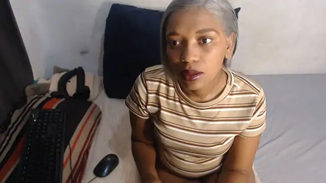 Snapshot of NawtyDiva4u chatting on June 8, 2:56 am NawtyDiva4u online show from June 8, 2:56 am