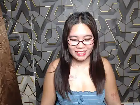 ur prettychelsie online show from June 10, 11:09 am