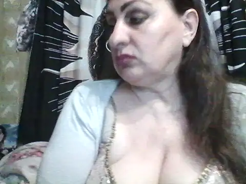 Snapshot of LoaqLovew chatting on May 3, 9:37 am LoaqLovew online show from May 3, 9:37 am