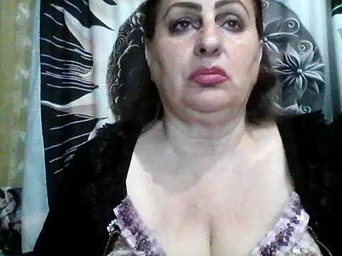 Snapshot of LoaqLovew chatting on May 11, 9:04 am LoaqLovew online show from May 11, 9:04 am