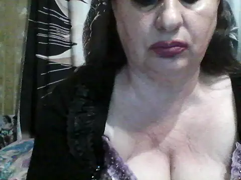 Snapshot of LoaqLovew chatting on May 11, 4:04 pm LoaqLovew online show from May 11, 4:04 pm