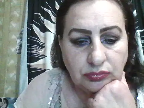Snapshot of LoaqLovew chatting on May 25, 7:47 am LoaqLovew online show from May 25, 7:47 am