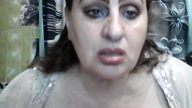 Snapshot of LoaqLovew chatting on June 4, 7:47 am LoaqLovew online show from June 4, 7:47 am
