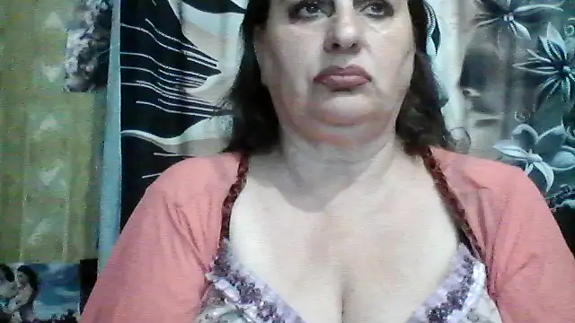 Snapshot of LoaqLovew chatting on June 11, 8:34 am LoaqLovew online show from June 11, 8:34 am