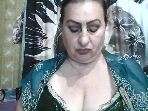 Snapshot of LoaqLovew chatting on June 17, 9:12 am LoaqLovew online show from June 17, 9:12 am