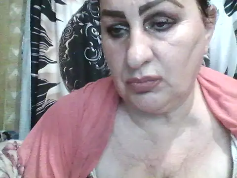 Snapshot of LoaqLovew chatting on June 22, 9:50 am LoaqLovew online show from June 22, 9:50 am