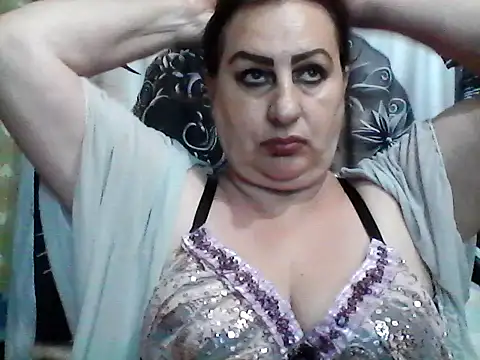 Snapshot of LoaqLovew chatting on June 24, 8:24 am LoaqLovew online show from June 24, 8:24 am