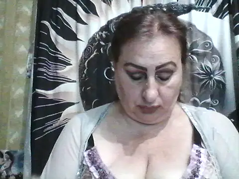 Snapshot of LoaqLovew chatting on June 26, 6:51 am LoaqLovew online show from June 26, 6:51 am