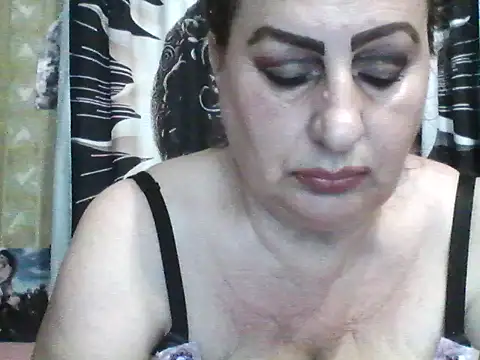Snapshot of LoaqLovew chatting on June 29, 11:32 am LoaqLovew online show from June 29, 11:32 am