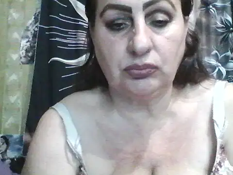 Snapshot of LoaqLovew chatting on July 27, 7:37 am LoaqLovew online show from July 27, 7:37 am