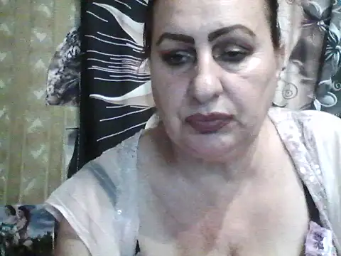 Snapshot of LoaqLovew chatting on July 28, 7:48 am LoaqLovew online show from July 28, 7:48 am