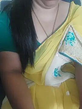 Snapshot of Call_Honey chatting on August 9, 5:45 am Call Honey online show from August 9, 5:45 am