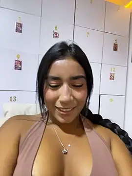 SaryJonex online show from May 9, 1:05 pm