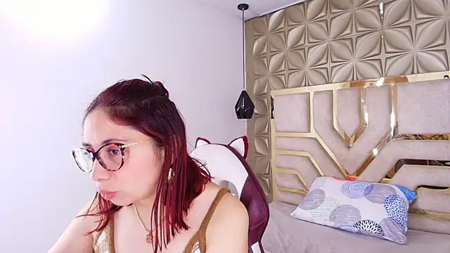 Snapshot of stephaniesun_ chatting on June 23, 2:04 pm stephaniesun online show from June 23, 2:04 pm