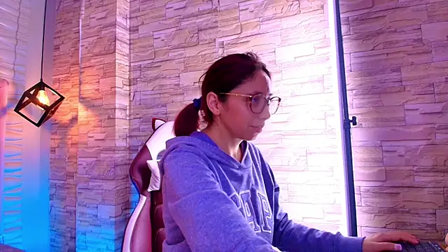 Snapshot of stephaniesun_ chatting on July 28, 7:39 pm stephaniesun online show from July 28, 7:39 pm
